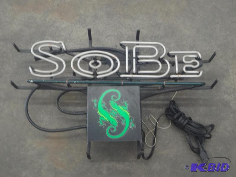 SOBE Neon Light, Works...