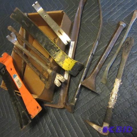 lot 124 image: Pry Bars