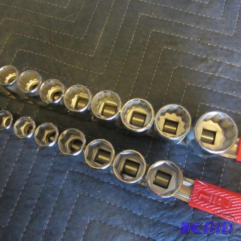 lot 140 image: Sockets