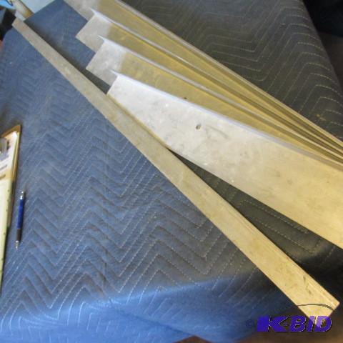 lot 173 image: Aluminum Guides