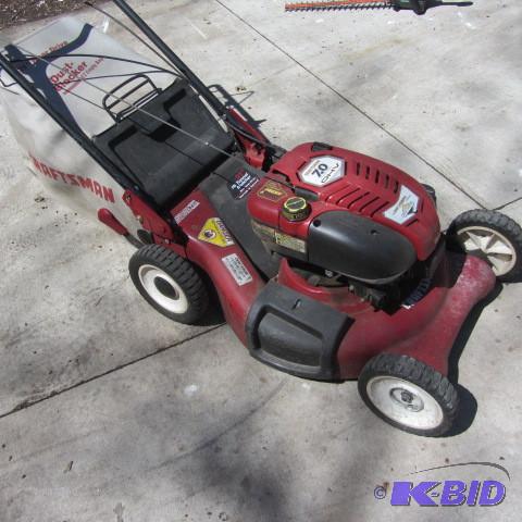 lot 19 image: Craftsman Trim Mower Mulcher