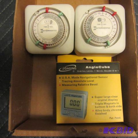 lot 199 image: Angle Cube, Guide, Timers