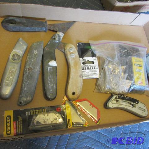 lot 204 image: Utility Knives
