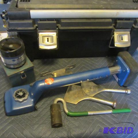 lot 239 image: Carpet Kicker and Cutter