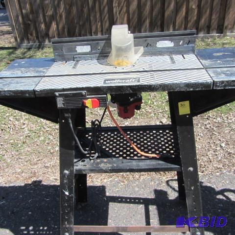 lot 30 image: Milwaukee Router