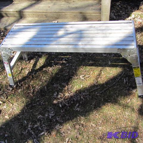 lot 42 image: Aluminum Work Platform