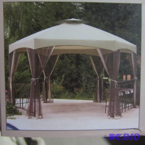 lot 64 image: Gazebo
