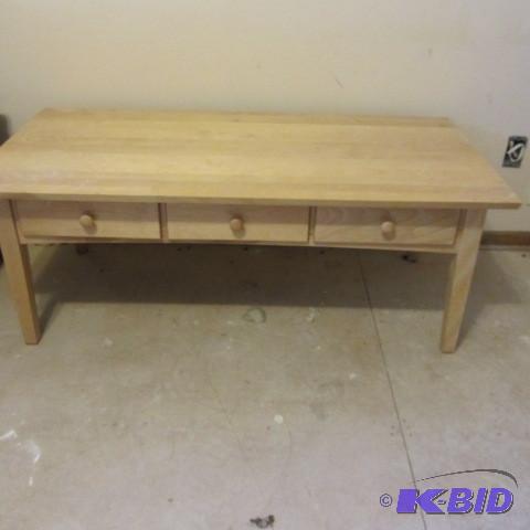 lot 78 image: Maple Coffee Table