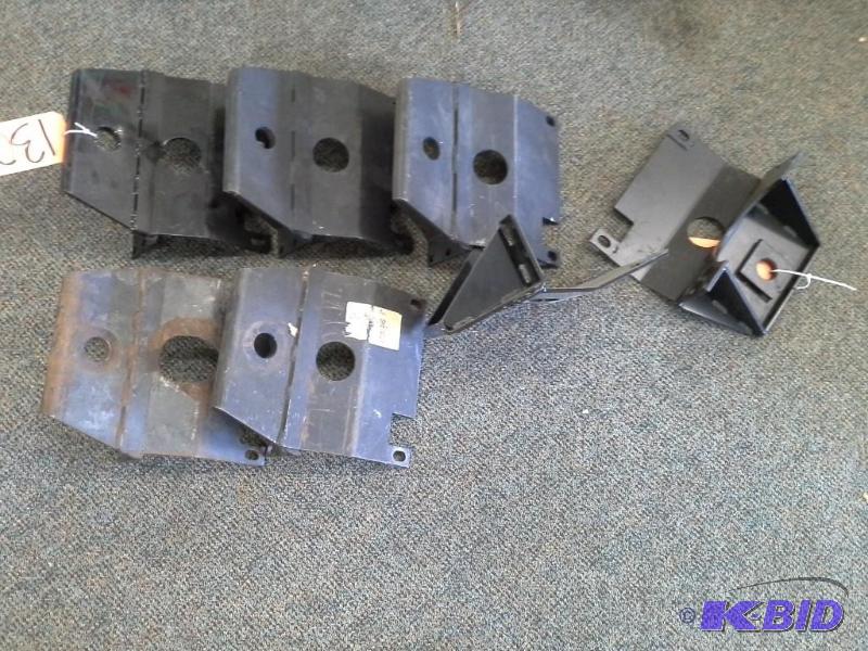 BRACKET TRANSMISSION SUPPORT GILLIG 42-17069-001