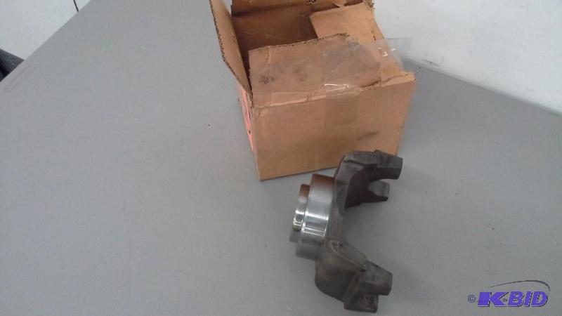 YOKE TRANSMISSION OUTPUT B500 NEW FLYER