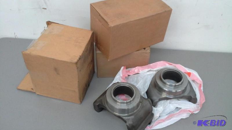 YOKE TRANSMISSION OUTPUT B500 NEW FLYER