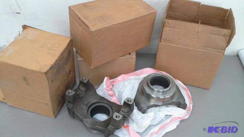 YOKE TRANSMISSION OUTPUT B500 NEW FLYER