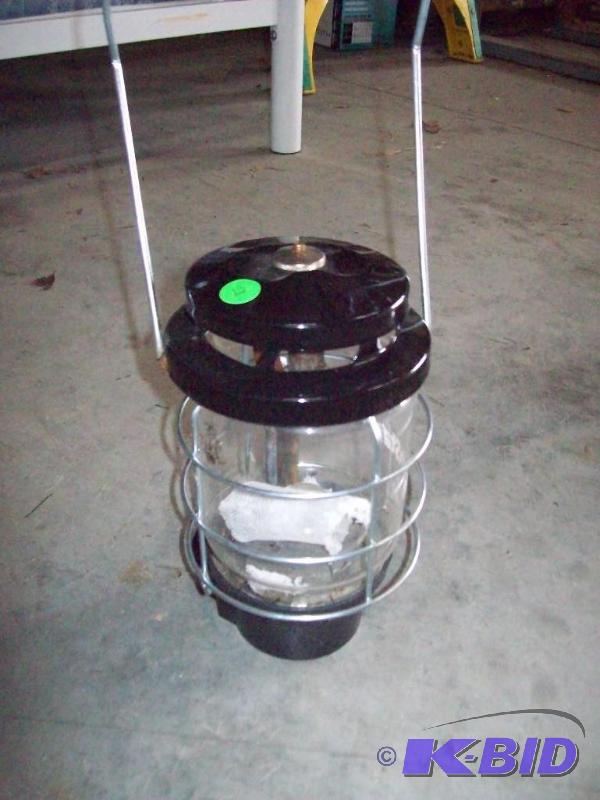 Coleman gas propane lantern -works...
