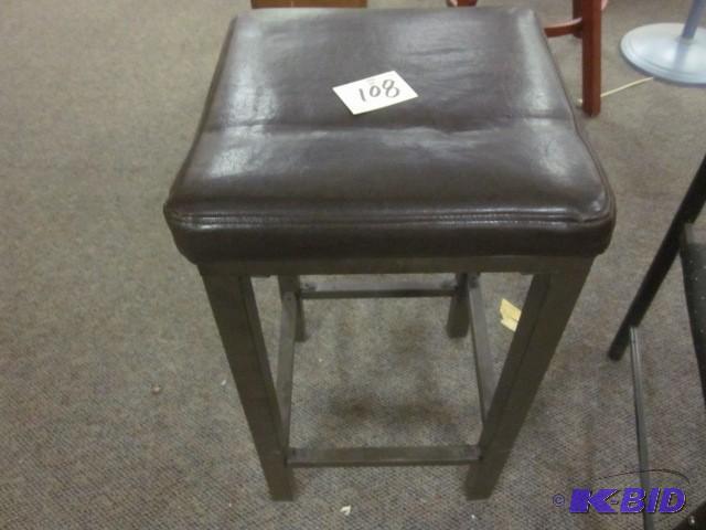 lot 108 image: Metal base and leather seat bar sto...