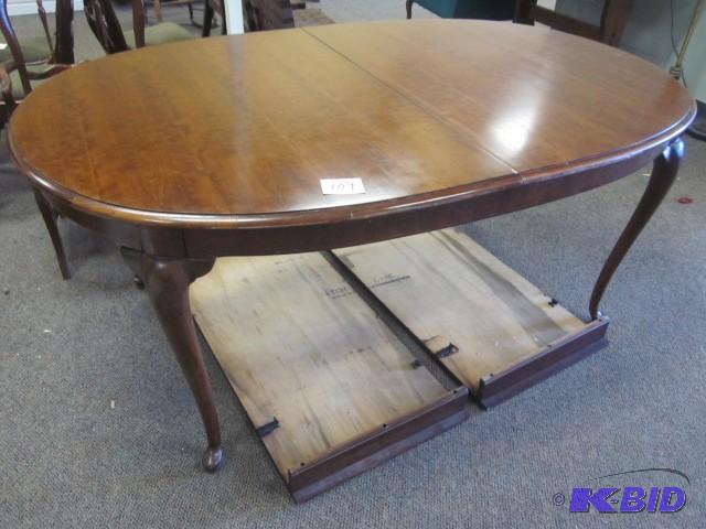 lot 109 image: Thomasville 68 inch oval solid wood...