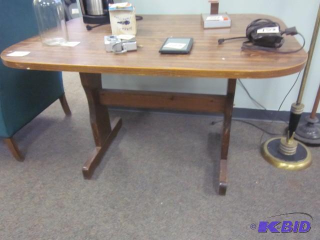 lot 121 image: Table