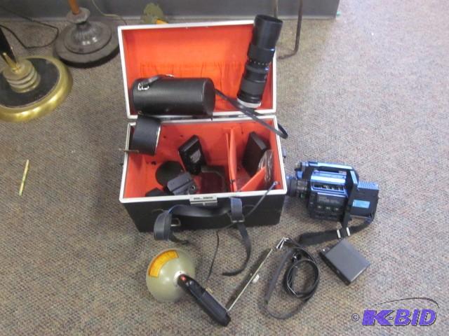 lot 132 image: Miscellaneous camera supplies in vi...