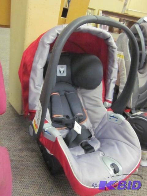 lot 85 image: Peg PeregoInfant seat with (5) poin...