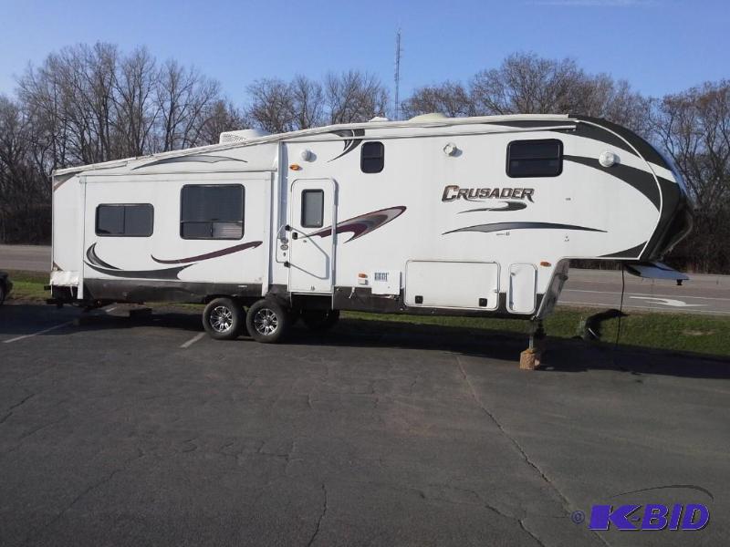 2011 Crusader 320 RLF 5th Wheel Camper (No Reserve)