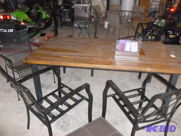 Patio set wood grain looking table....