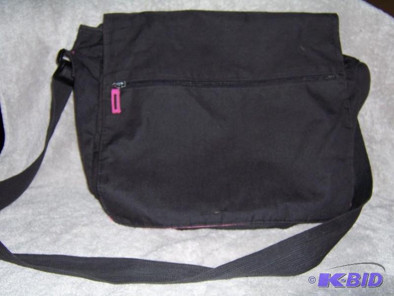 pink and black accessorie bag