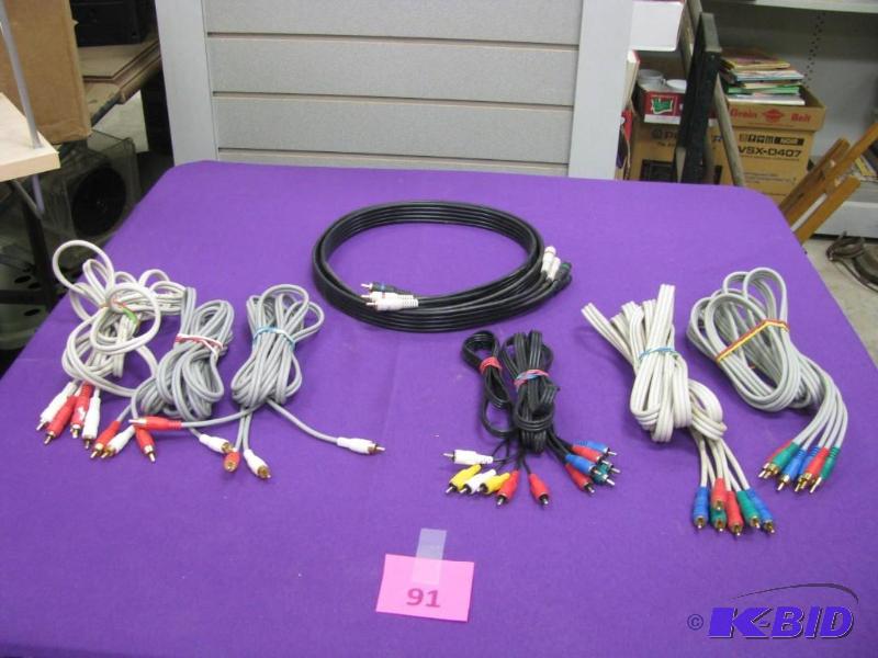 lot of AV connection cables 3 two p...