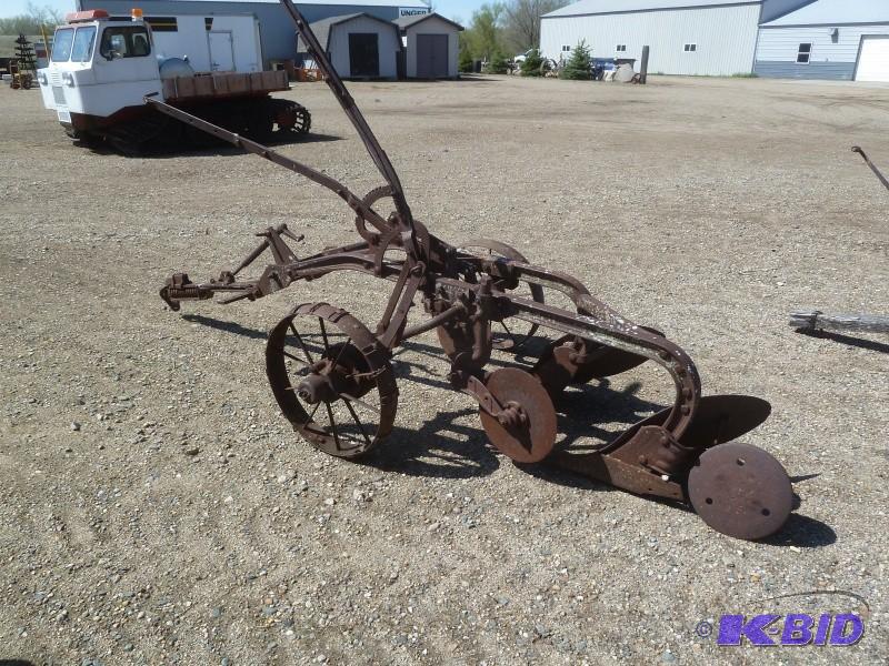 Antique John Deere plow 2 bottom p... Antiques, Trucks & Lawn 2014