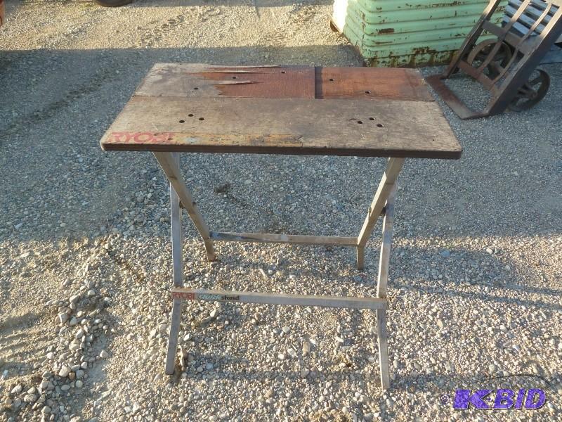 lot 28 image: Ryobi&nbspQuick stand collapsible...