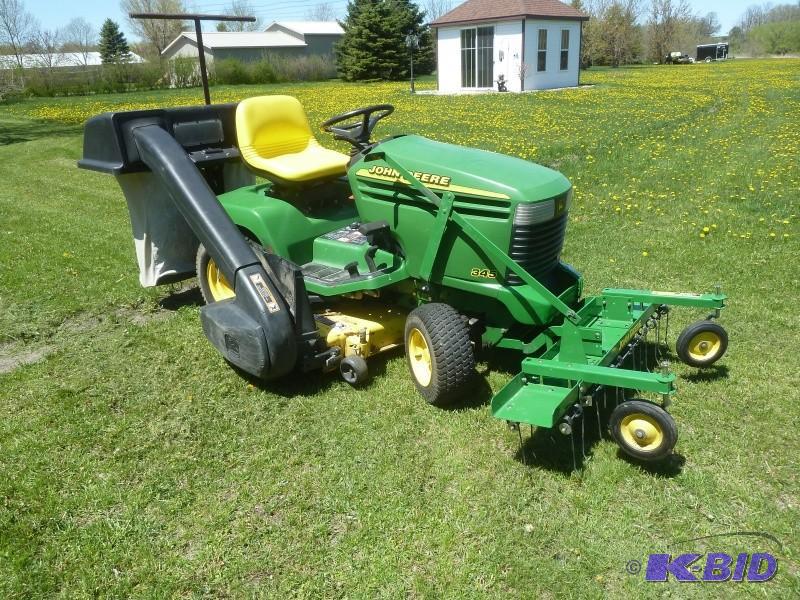 lot 3 image: John Deere 345 Lawn Tractor Has 17...