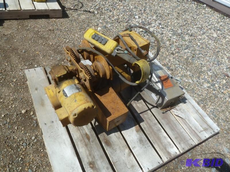 lot 41 image: Budgit chain hoist 12 Ton Has pow...
