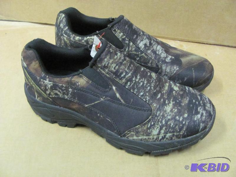 lot 11 image: Like-new GUIDE GEAR Trenton Casual ...