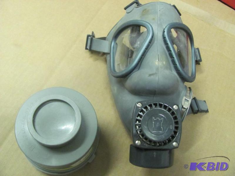 lot 115 image: Finnish Gas Mask with Filter. Comes...