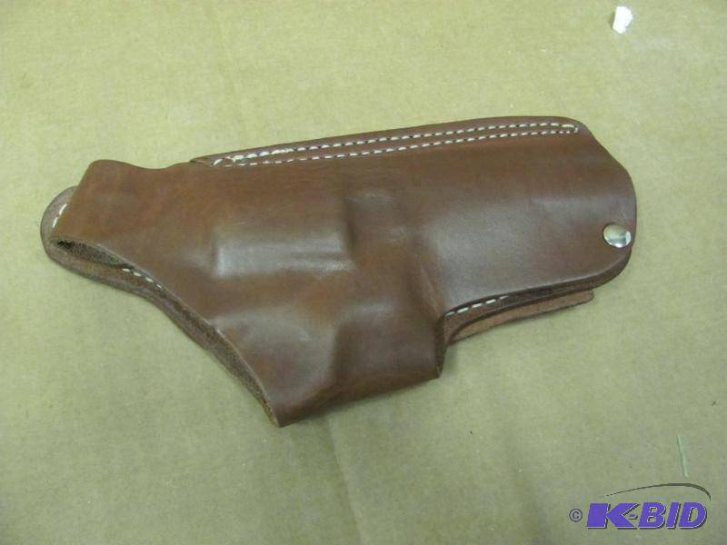 lot 51 image: Leather Smith & Wesson K-Frame ...