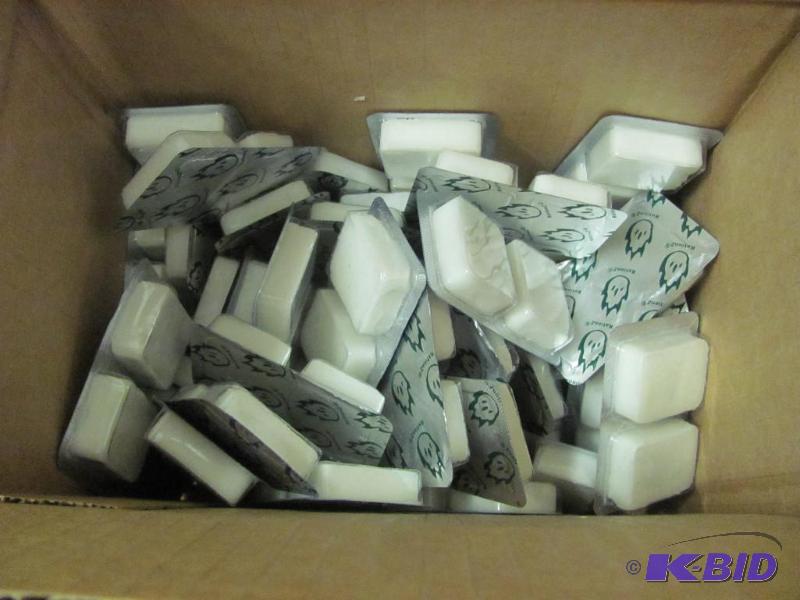 lot 95 image: This box of 100 NEW HQI Military St...