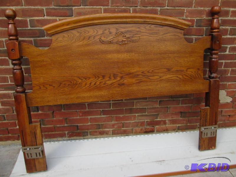 lot 122 image: Solid wood headboard - measures 62&...
