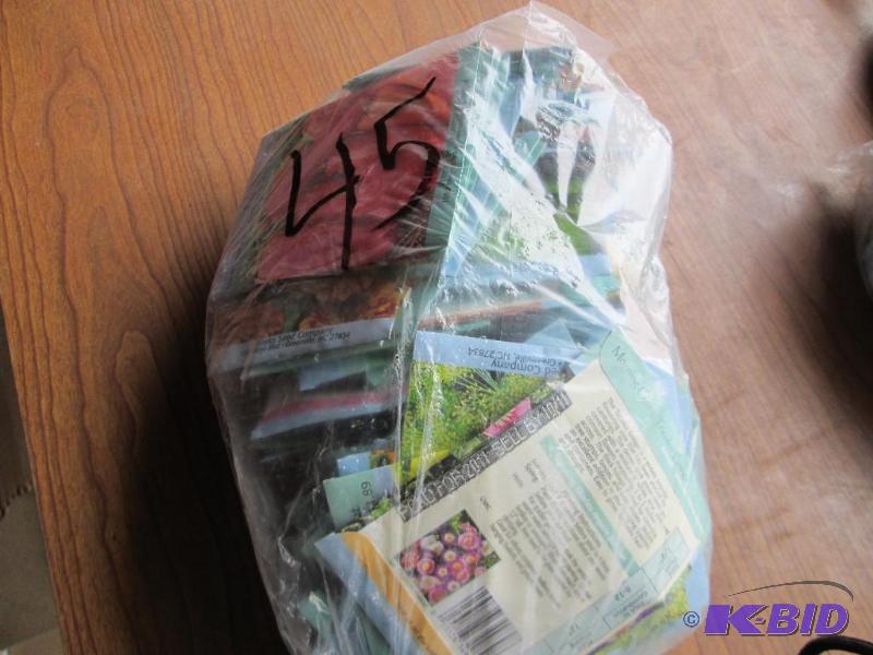 lot 124 image: Lot of 100 garden seeds, assorted f...