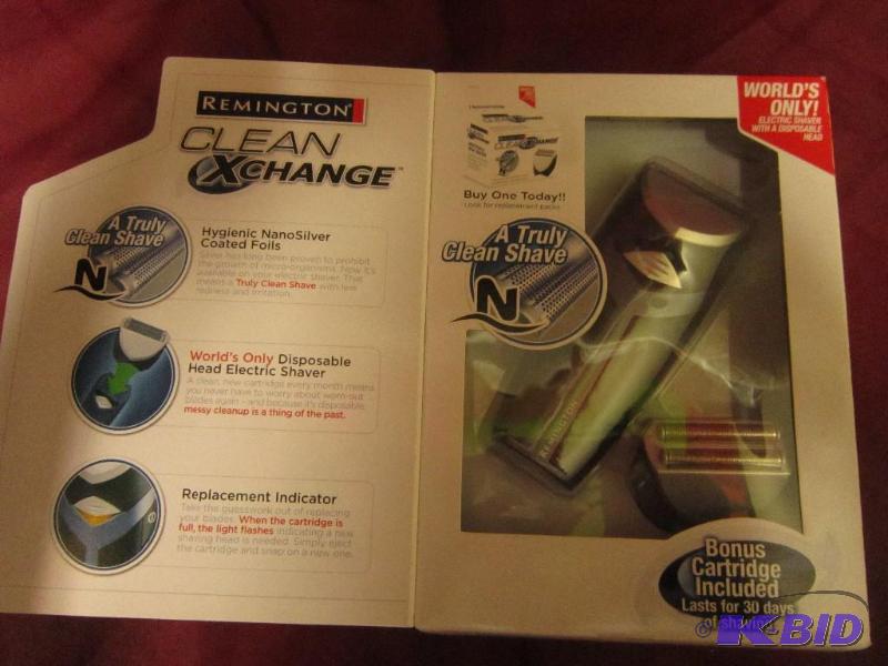 lot 14 image: Remington Clean xchange electric sh...
