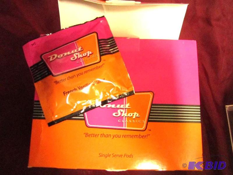 lot 7 image: Box of 20 single serve pods, French...