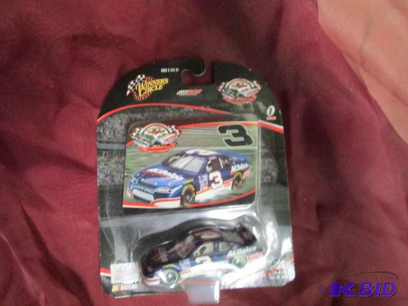 lot 75 image: NASCAR Dale Earnhardt adult collect...