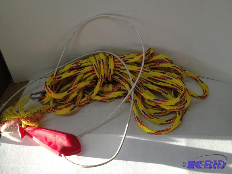 lot 33 image: 4 Person Ski Tube Tow Rope