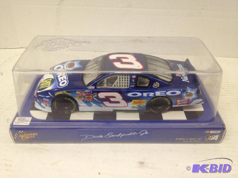 lot 50 image: Dale Earnhardt Jr. 124 Die Cast, 2002 #8 NIB Oreo NASCAR