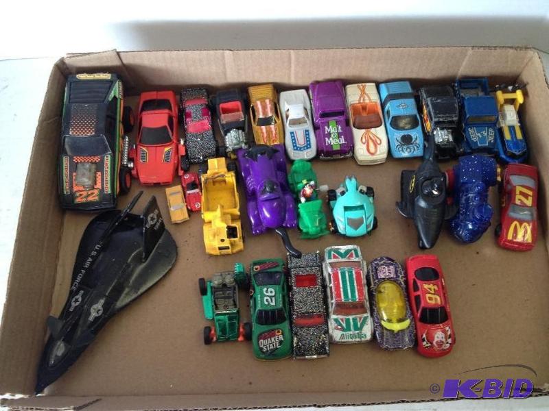 lot 66 image: Lot of Toy Car and Small Toys