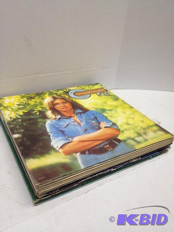 lot 72 image: Collection of 11 Vintage Records