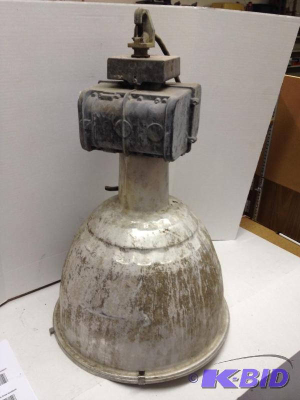 lot 80 image: Mercury Vapor Light Fixture