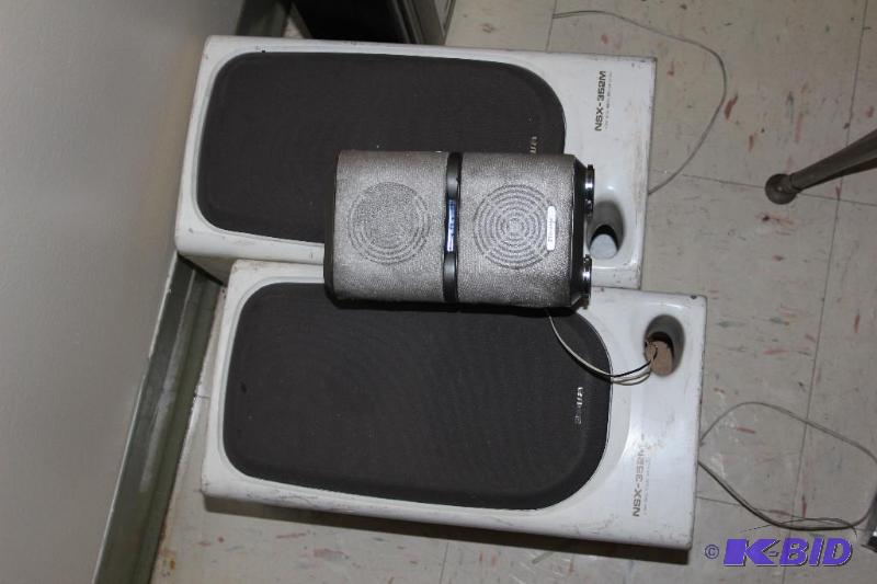 lot 25 image: Lot of (3) Items (1) Electronix, s...