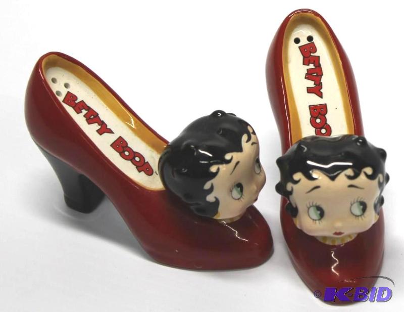 lot 20 image: Betty Boop Vintage Ceramic Salt &...