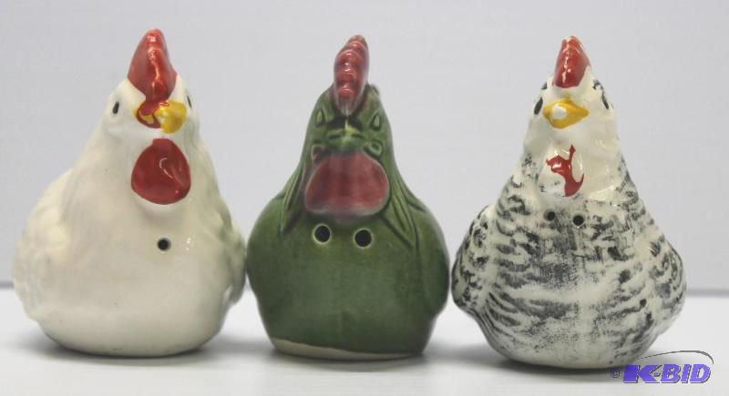 lot 27 image: Vintage 3 Chicken Salt & Peppe...