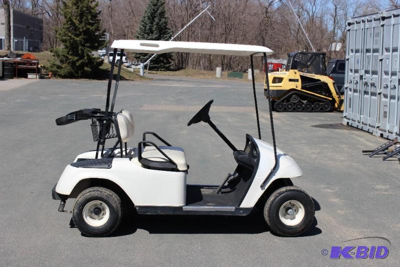 lot 3 image: 1999&nbspEZ-Go  Golf Cart Mo...