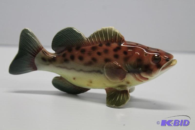 lot 33 image: Just One Fish Salt Shaker Vinage S...
