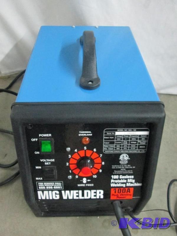 lot 10 image: Master Craft 100 Amp FluxcoreMIG Welder